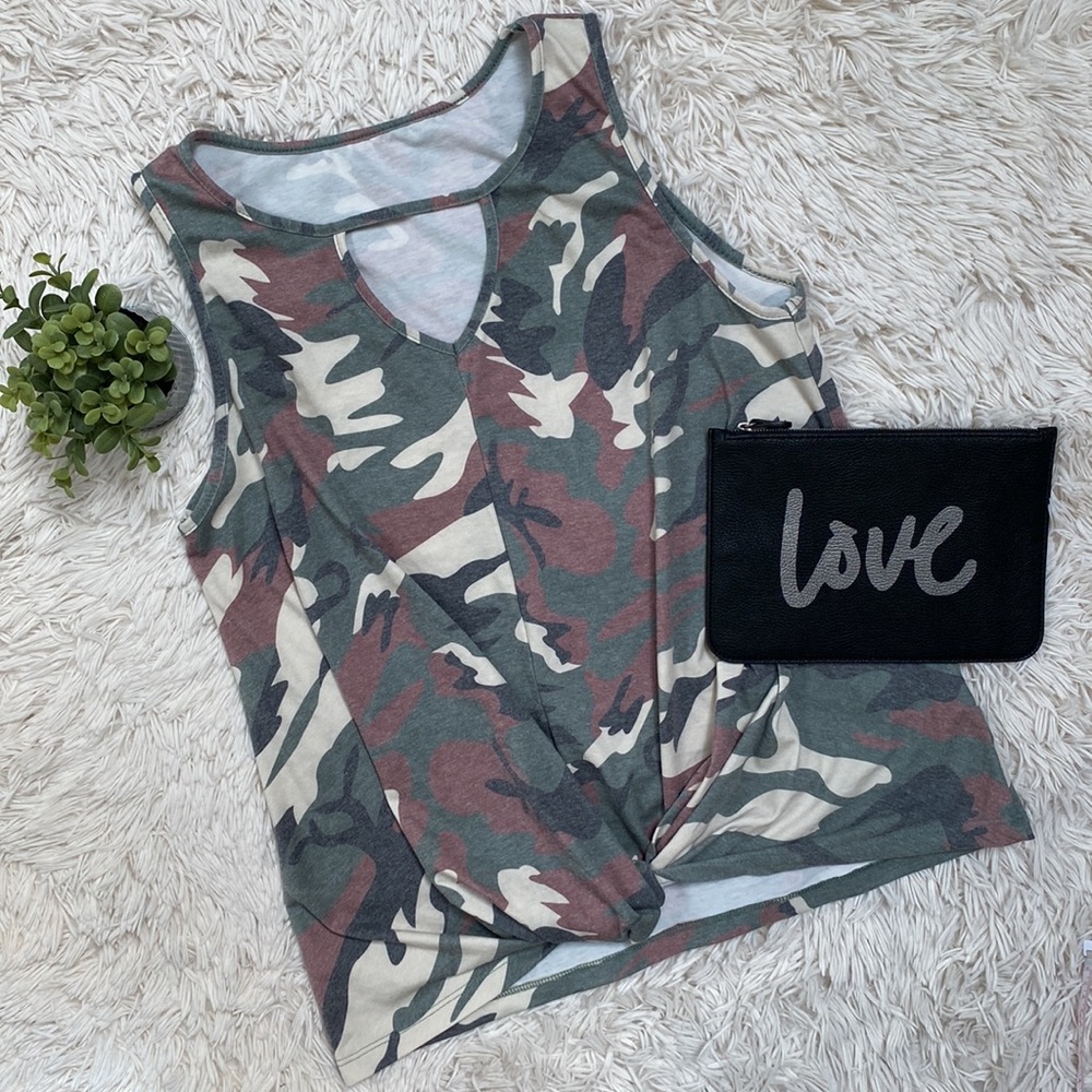 Boutique Twist Hem Camo Tank Top 💗 Olive Cream & Gray